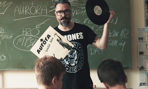 Új Fish! klip: Iskolába jársz (Aurora cover) | Gold Record