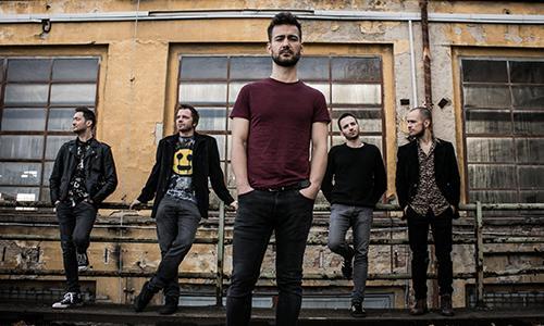 Világító meztelenség a The Carbonfools új klipjében | Gold Record