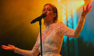 Schoblocher Barbara is zsűrizi a Fülesbagoly Tehetségkutató zenekarait | Gold Record