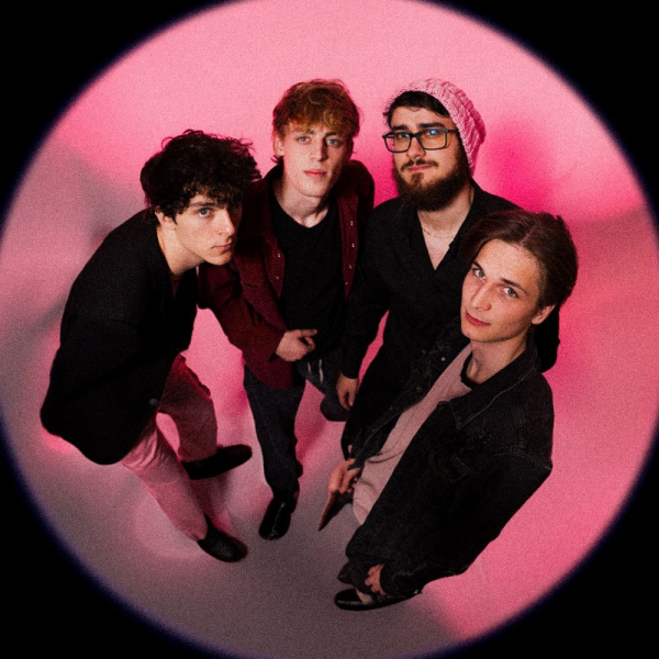 Megérkezett a Hűvös új dala | Gold Record