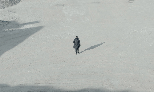 „Mindig visszatérek e földre, ugyanúgy az a kisfiú néz a tükörben” - Megjelent Caramel legújabb dala | Gold Record