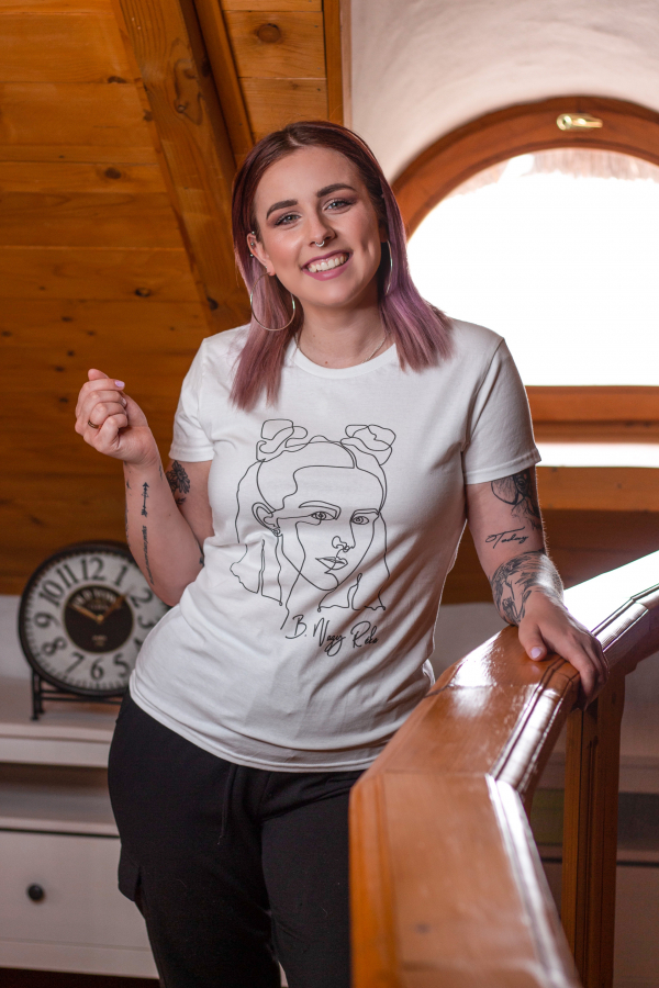 B. Nagy Réka - Sziluettes női póló