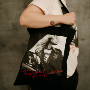 MARGARET ISLAND - FEKETE TOTE BAG - Minden levegővétellel…