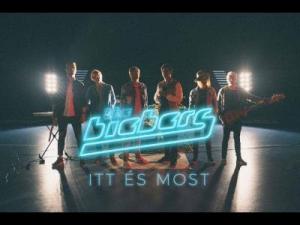 THE BIEBERS – Itt és most | Gold Record