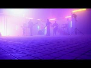 KERESZTKÉRDÉS – Száraz lábbal | Gold Record