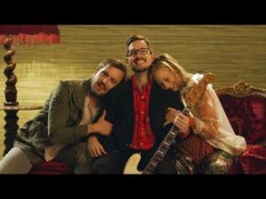 LÓCI JÁTSZIK – Seveled | Gold Record