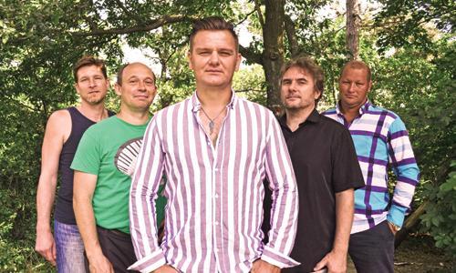 Fekete Lakkcipők (Komár László emlékzenekar) | Gold Record